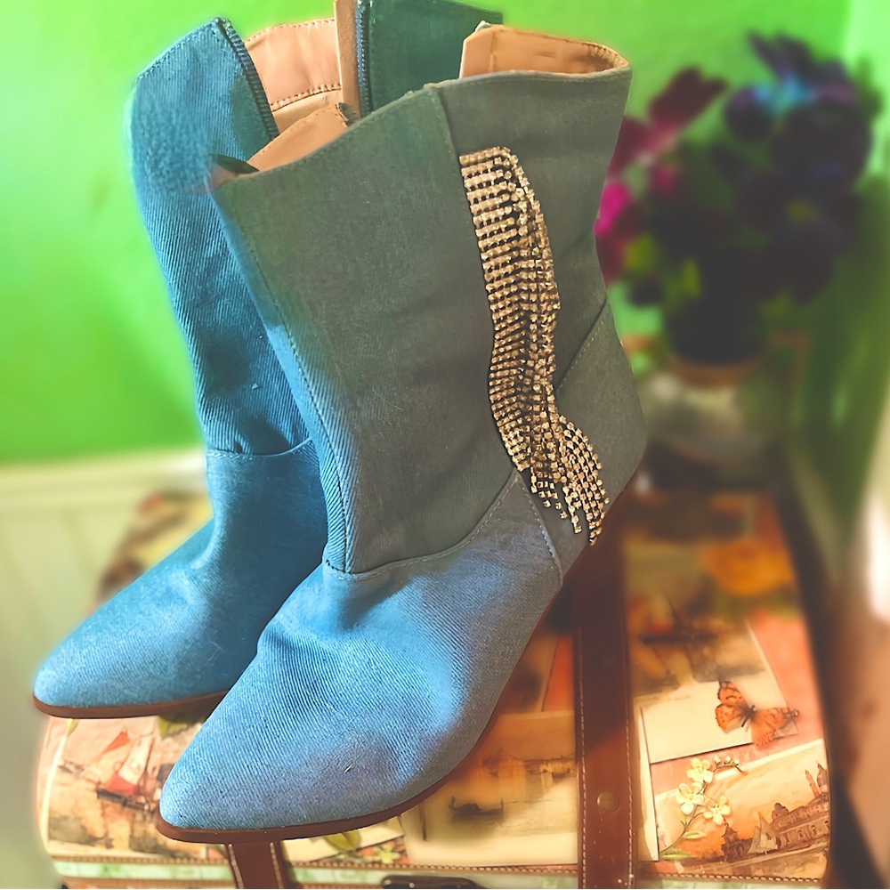 SHEIN Blue Ankle Booties with Decorative Stitching